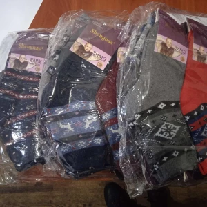 Изображение товара -  Шкарпетки жіночі ангора овеча шерсть Орнамент, квівточка, олені в смужціуп.-12пар В001 Shengnas